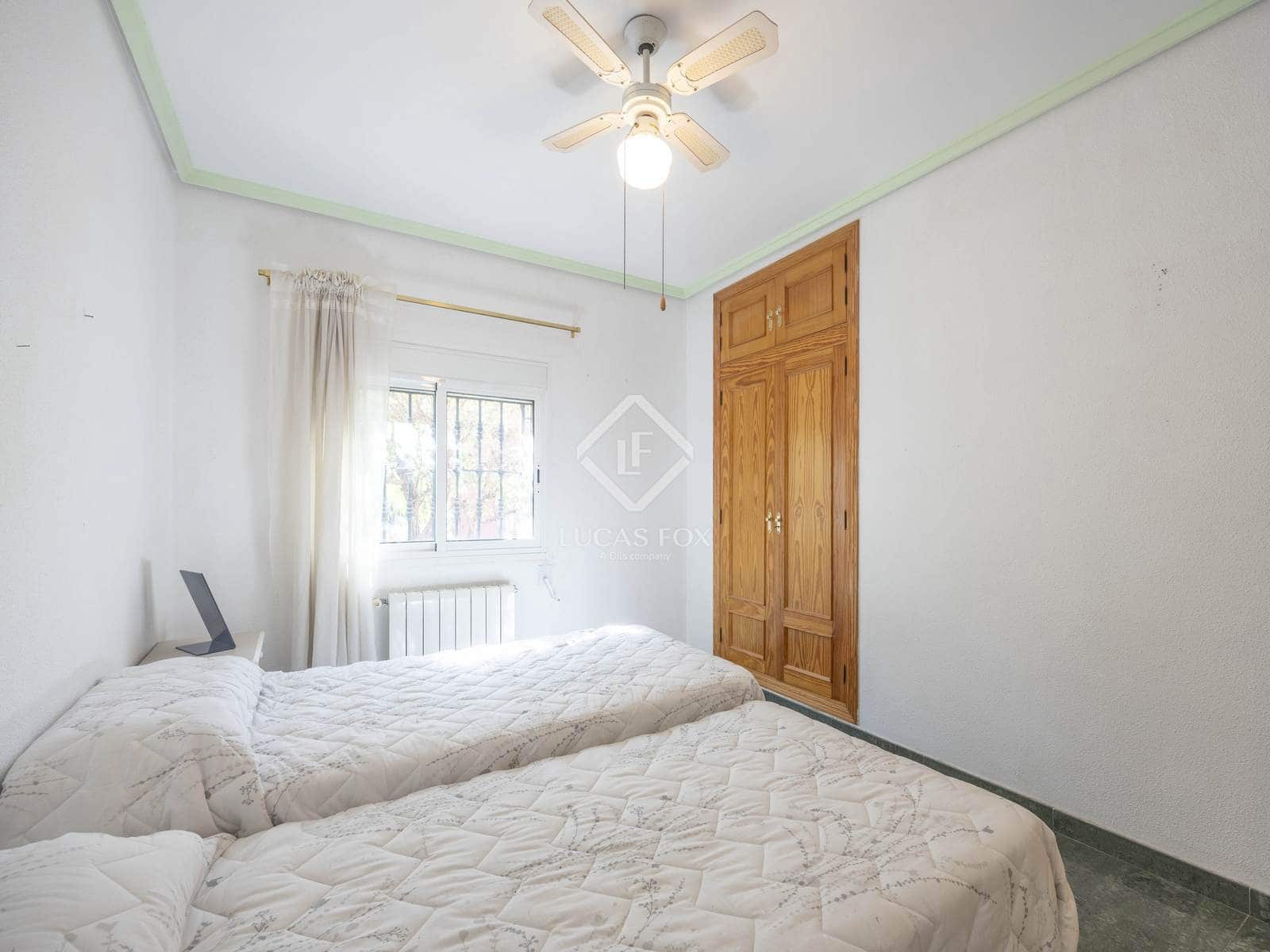 7 soveværelse Villa til salg i La Pobla de Vallbona med swimmingpool garage - € 795.000 (Ref: 9126194)