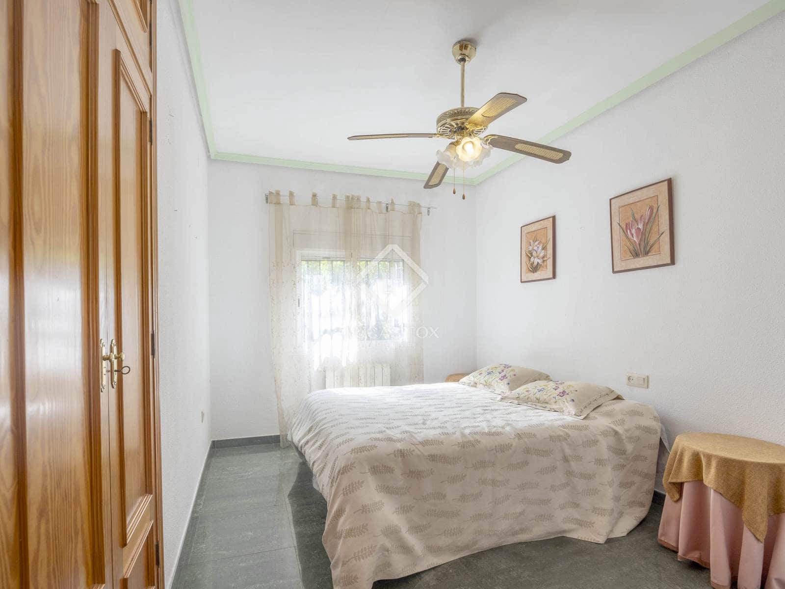 7 soveværelse Villa til salg i La Pobla de Vallbona med swimmingpool garage - € 795.000 (Ref: 9126194)