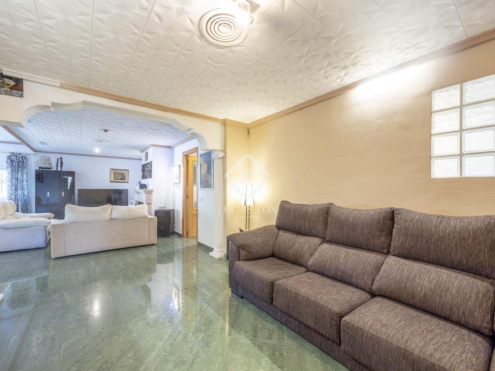 7 soveværelse Villa til salg i La Pobla de Vallbona med swimmingpool garage - € 795.000 (Ref: 9126194)