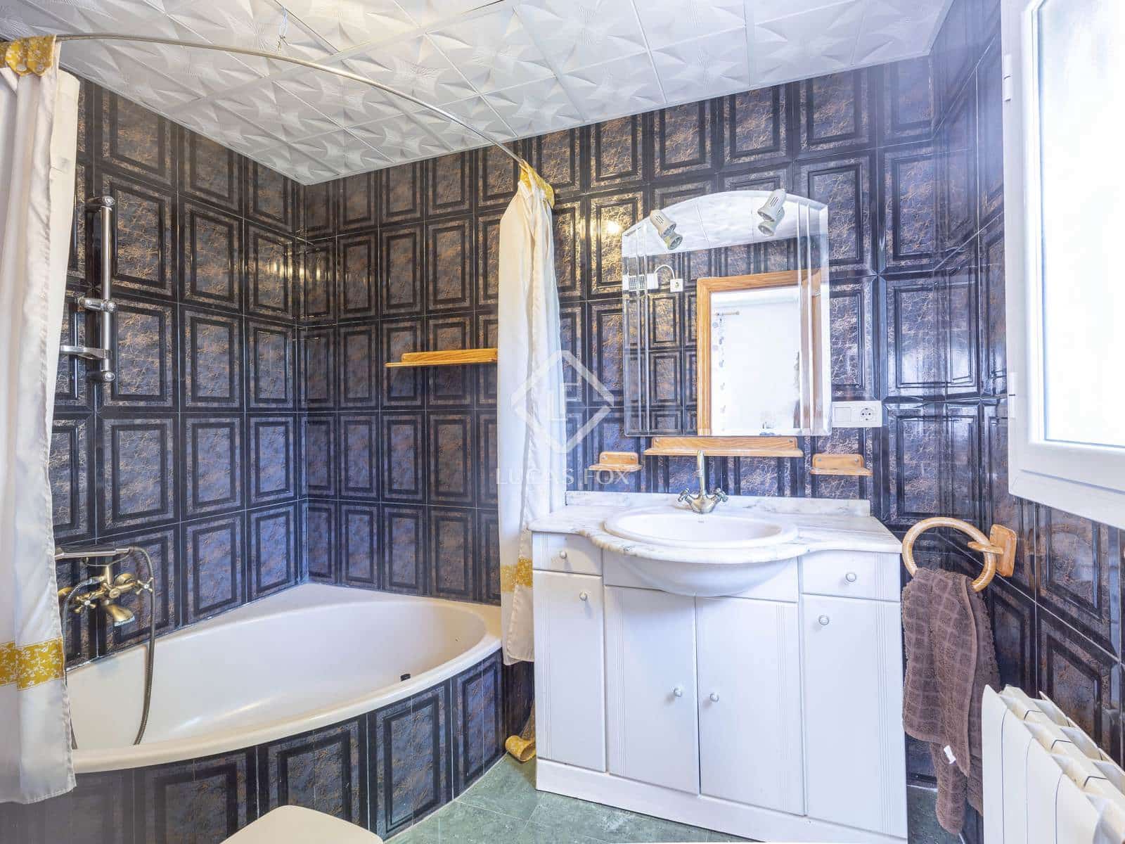 7 soveværelse Villa til salg i La Pobla de Vallbona med swimmingpool garage - € 795.000 (Ref: 9126194)