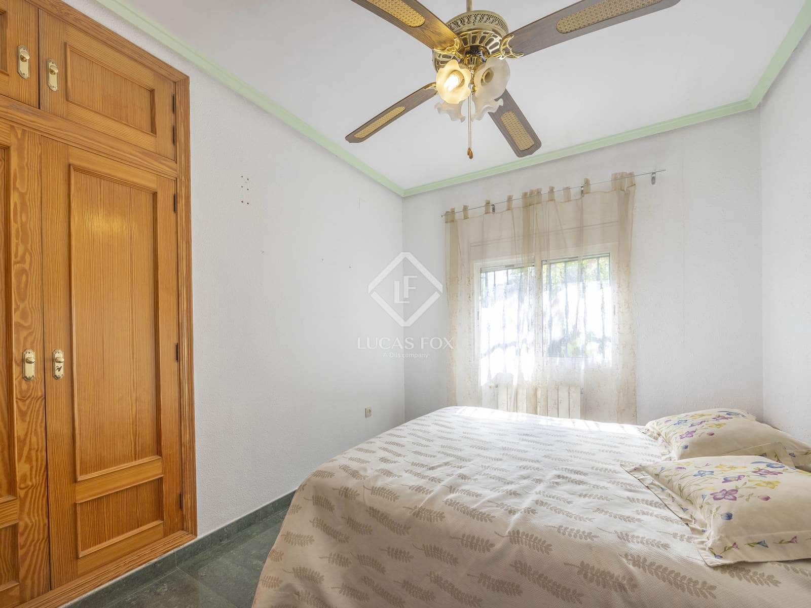 7 soveværelse Villa til salg i La Pobla de Vallbona med swimmingpool garage - € 795.000 (Ref: 9126194)