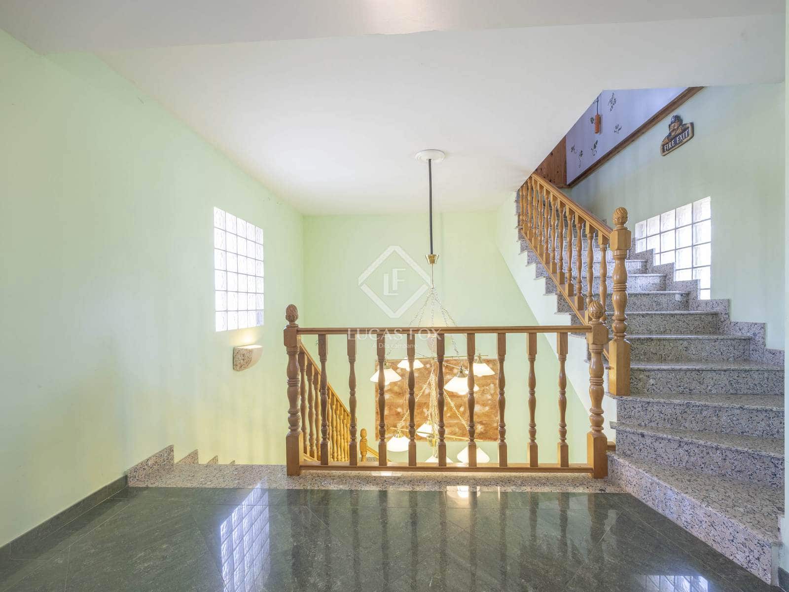 7 soveværelse Villa til salg i La Pobla de Vallbona med swimmingpool garage - € 795.000 (Ref: 9126194)