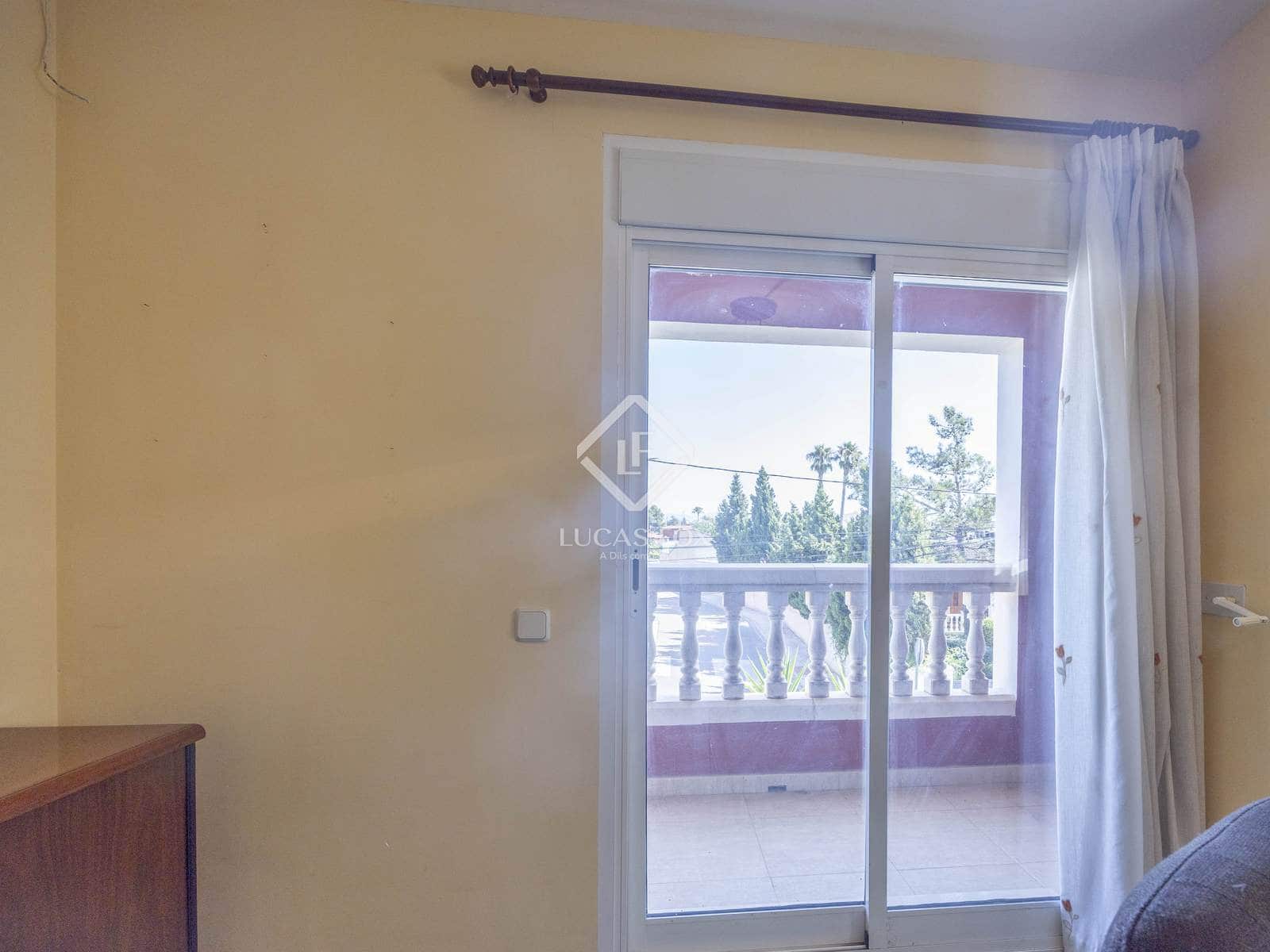 7 soveværelse Villa til salg i La Pobla de Vallbona med swimmingpool garage - € 795.000 (Ref: 9126194)