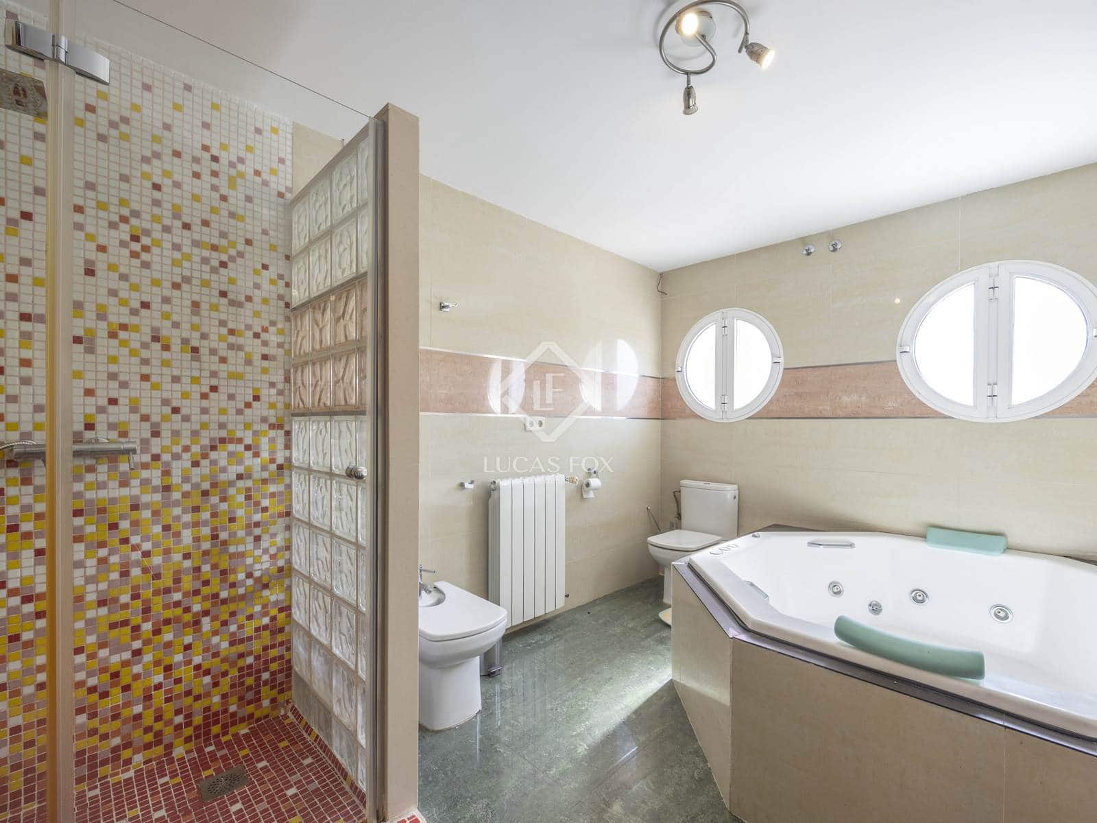 7 soveværelse Villa til salg i La Pobla de Vallbona med swimmingpool garage - € 795.000 (Ref: 9126194)