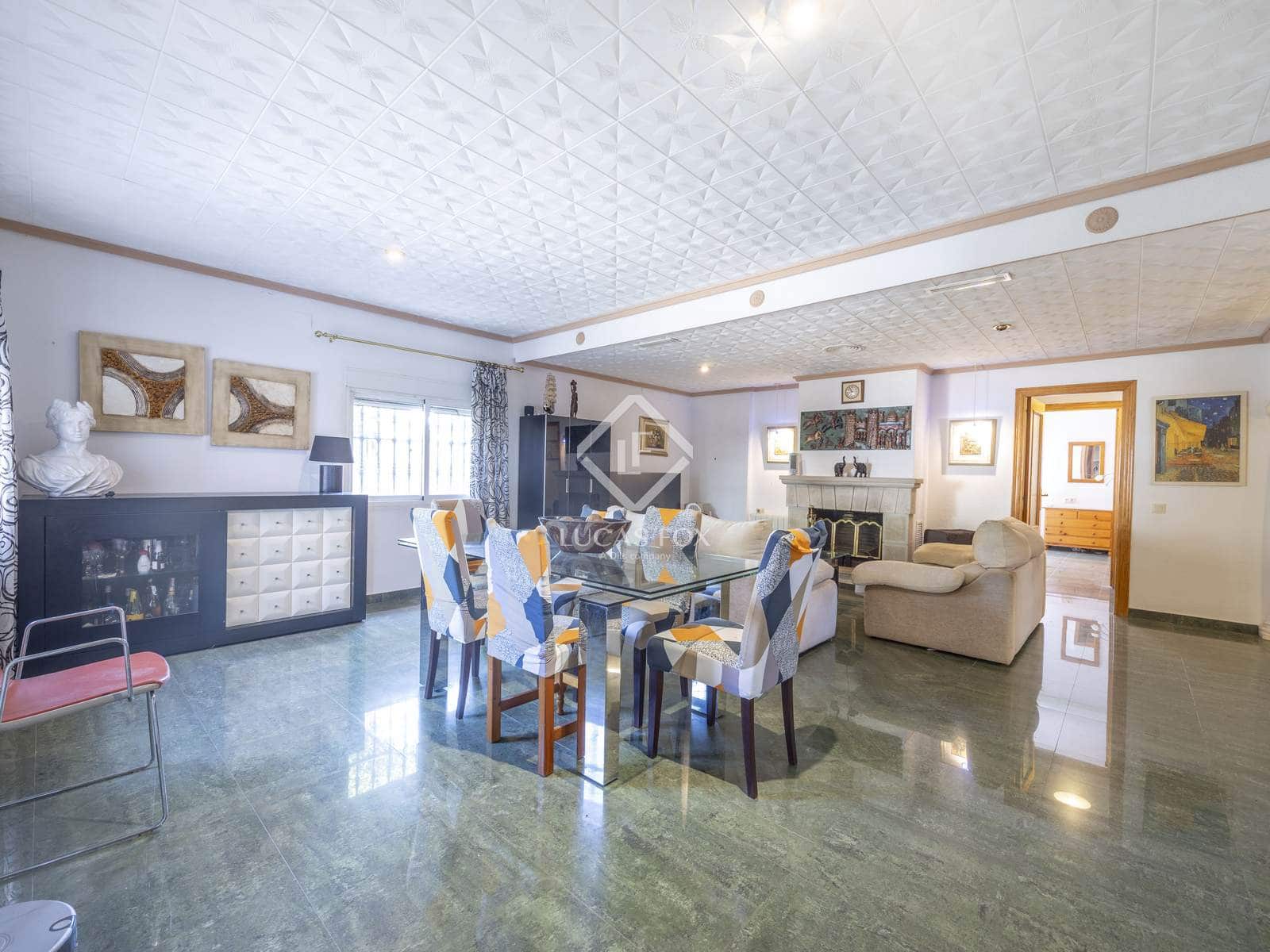 7 soveværelse Villa til salg i La Pobla de Vallbona med swimmingpool garage - € 795.000 (Ref: 9126194)