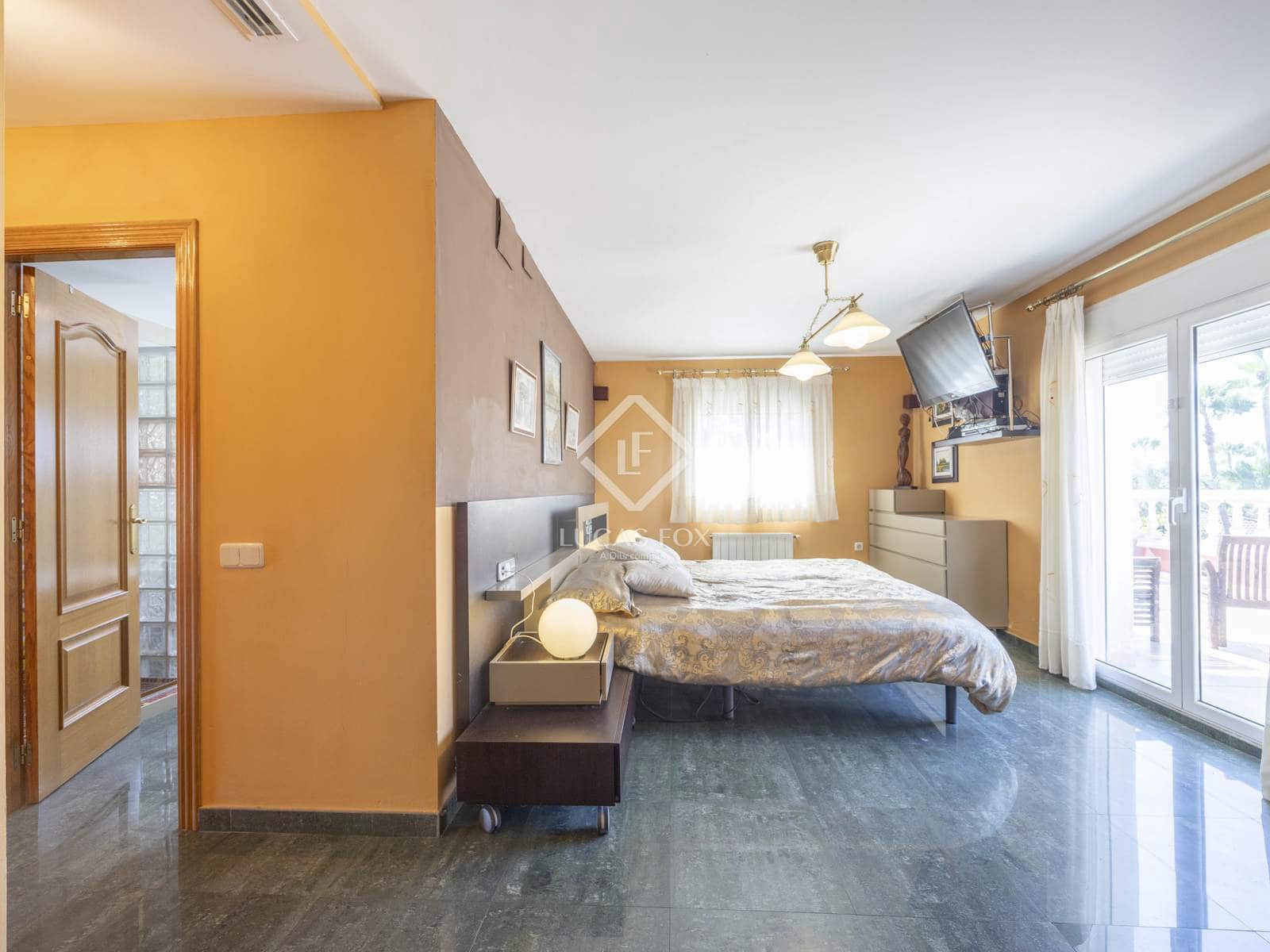 7 soveværelse Villa til salg i La Pobla de Vallbona med swimmingpool garage - € 795.000 (Ref: 9126194)