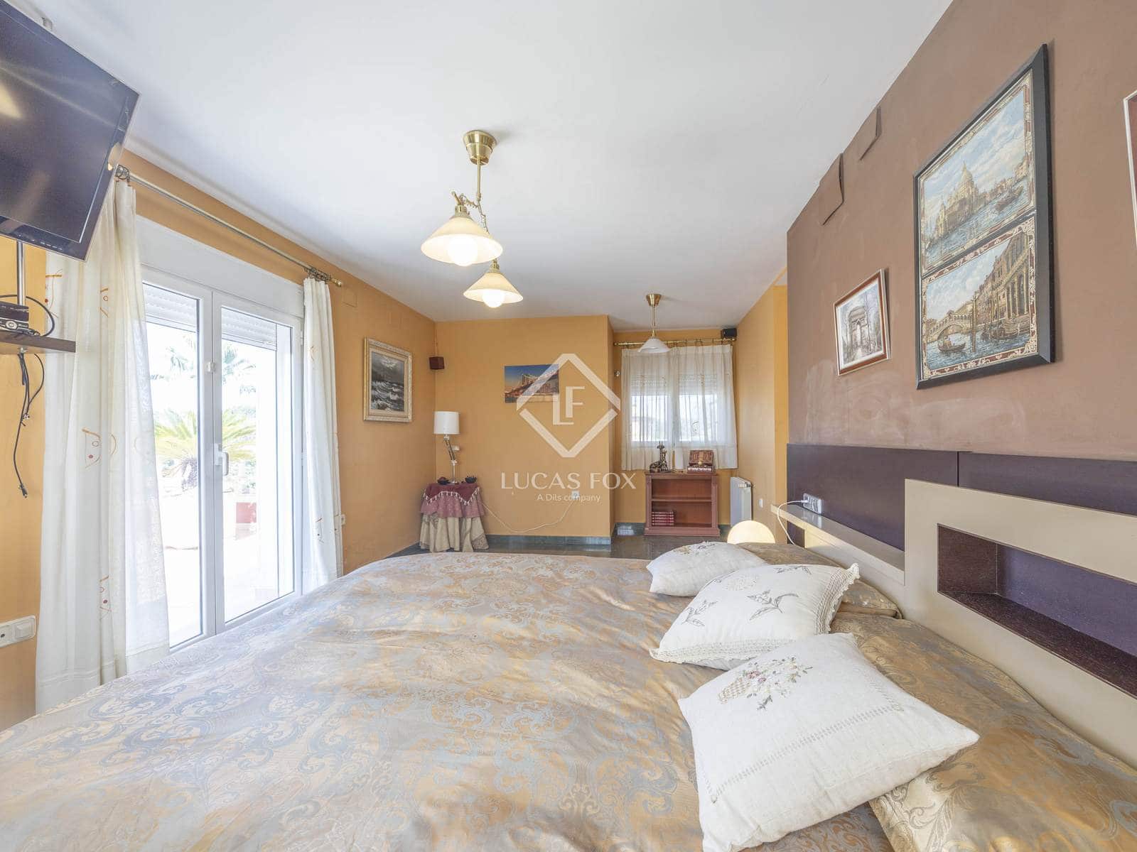 7 soveværelse Villa til salg i La Pobla de Vallbona med swimmingpool garage - € 795.000 (Ref: 9126194)