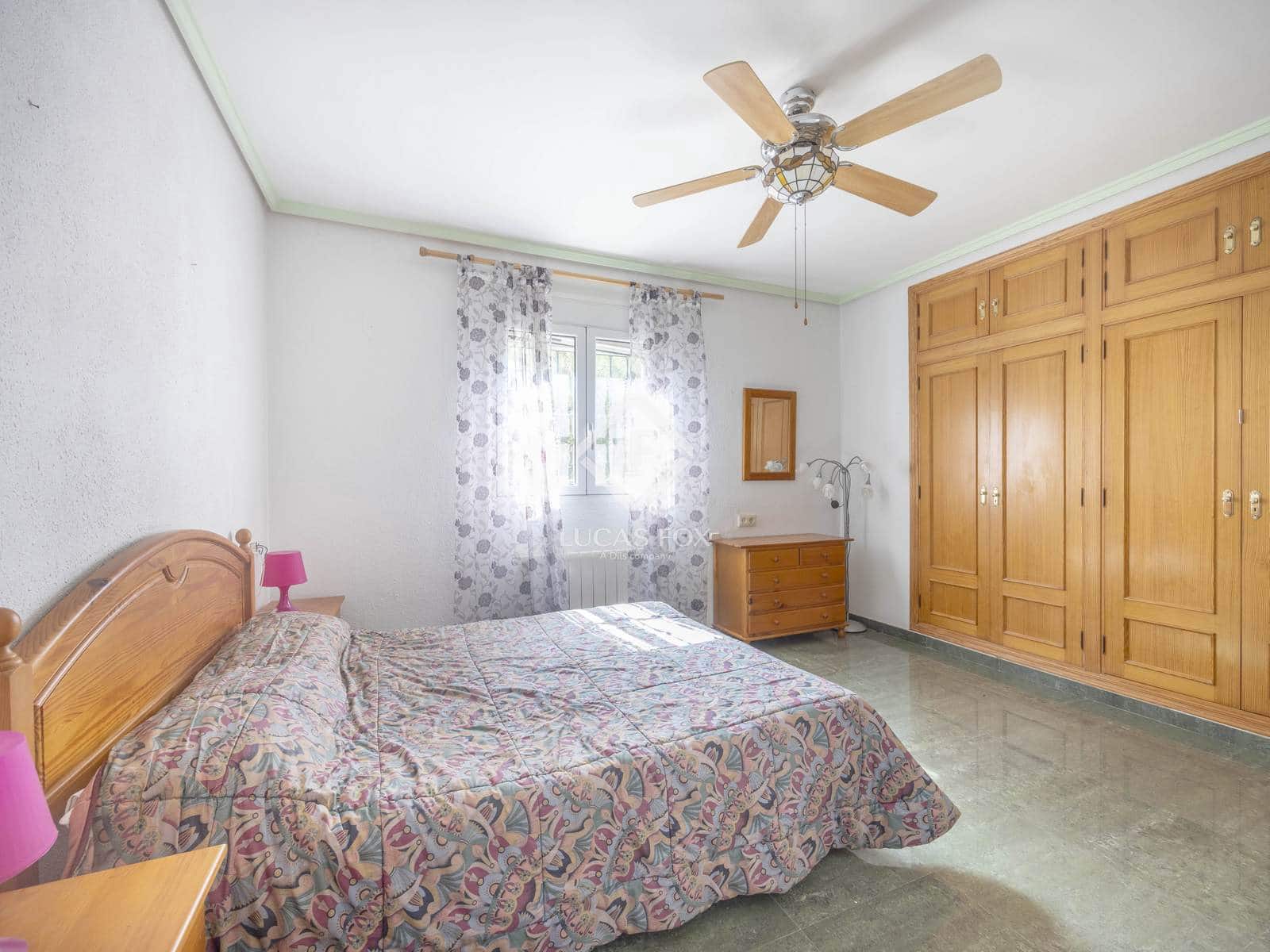 7 soveværelse Villa til salg i La Pobla de Vallbona med swimmingpool garage - € 795.000 (Ref: 9126194)