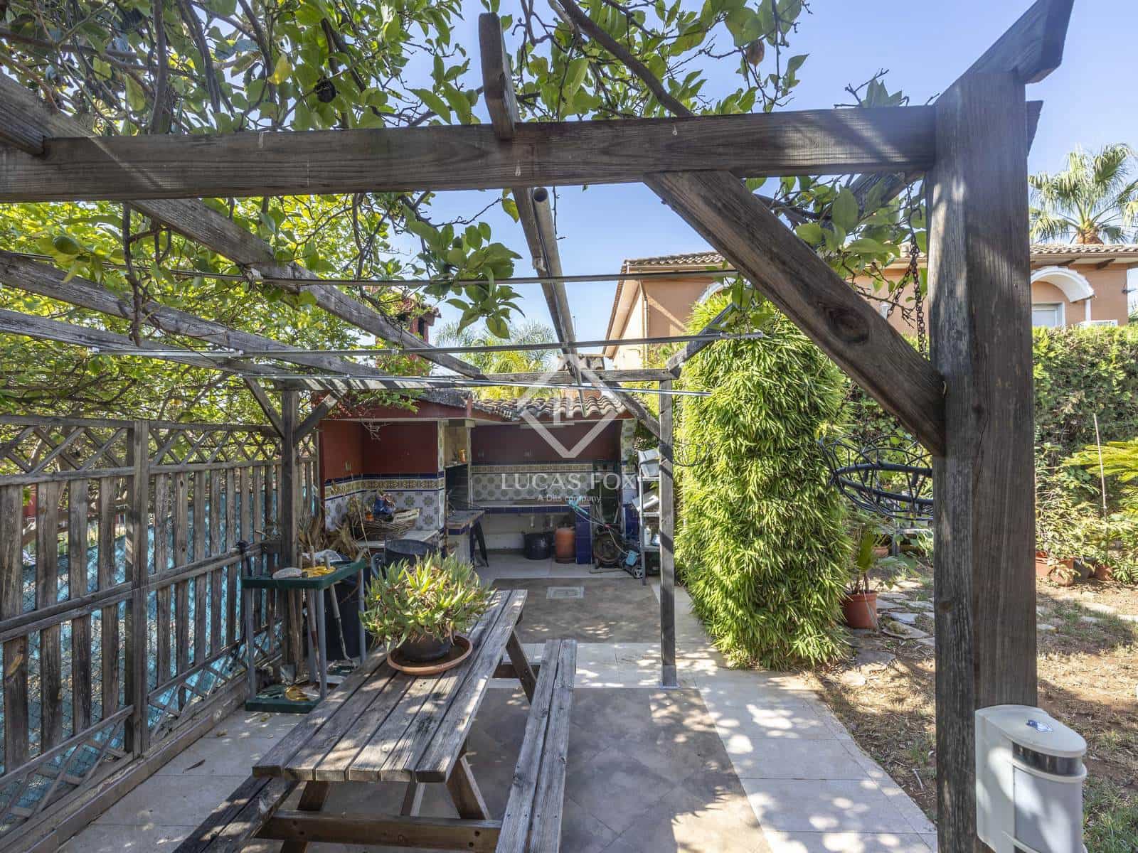 7 soveværelse Villa til salg i La Pobla de Vallbona med swimmingpool garage - € 795.000 (Ref: 9126194)