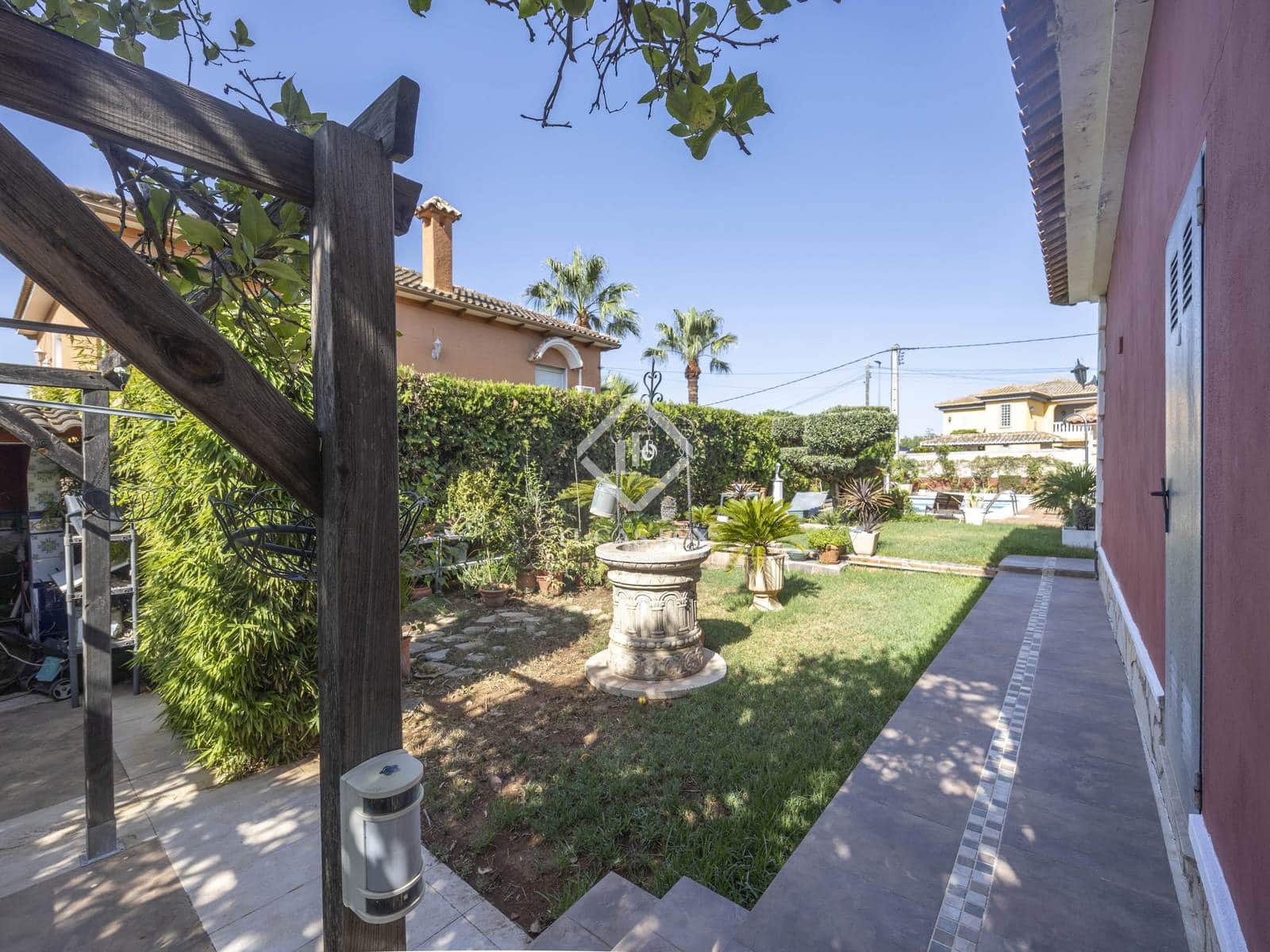 7 soveværelse Villa til salg i La Pobla de Vallbona med swimmingpool garage - € 795.000 (Ref: 9126194)