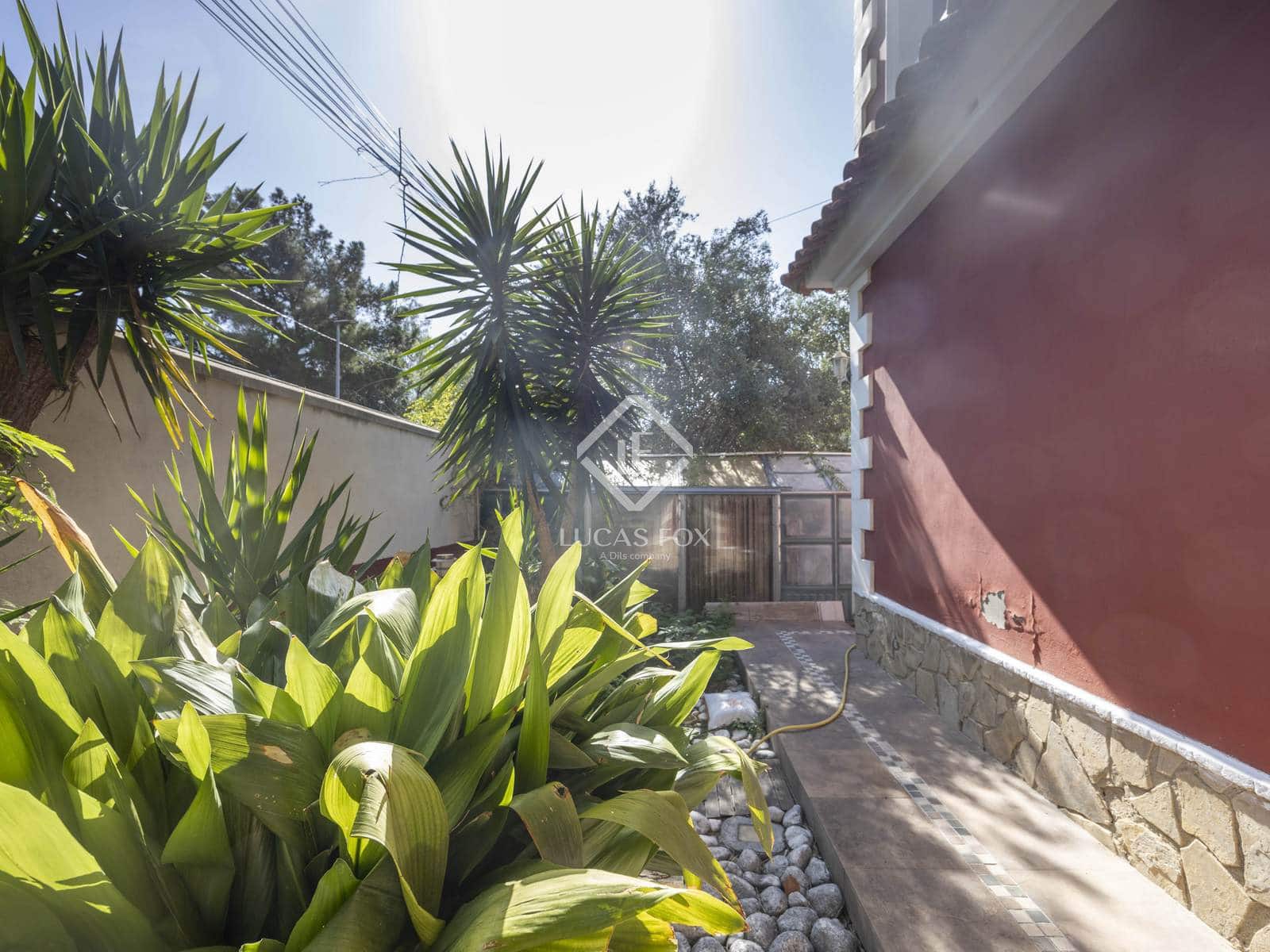 7 soveværelse Villa til salg i La Pobla de Vallbona med swimmingpool garage - € 795.000 (Ref: 9126194)