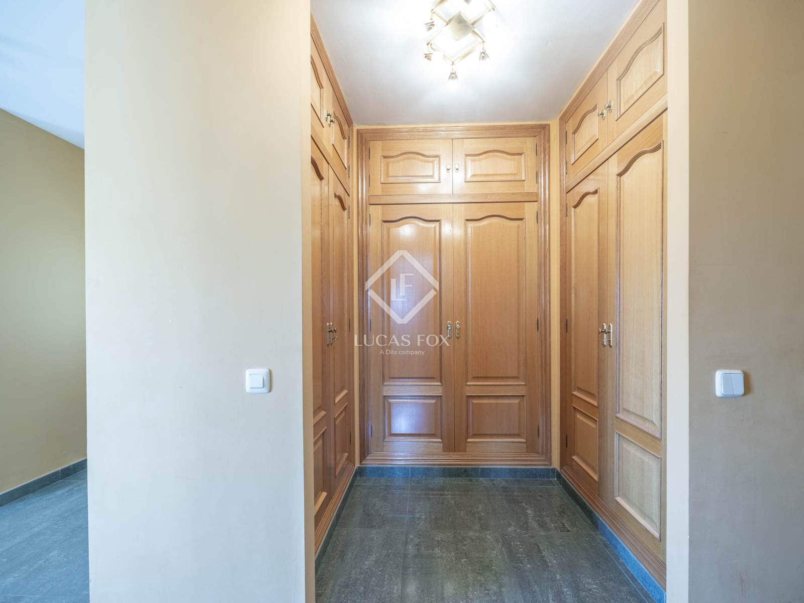 7 soveværelse Villa til salg i La Pobla de Vallbona med swimmingpool garage - € 795.000 (Ref: 9126194)