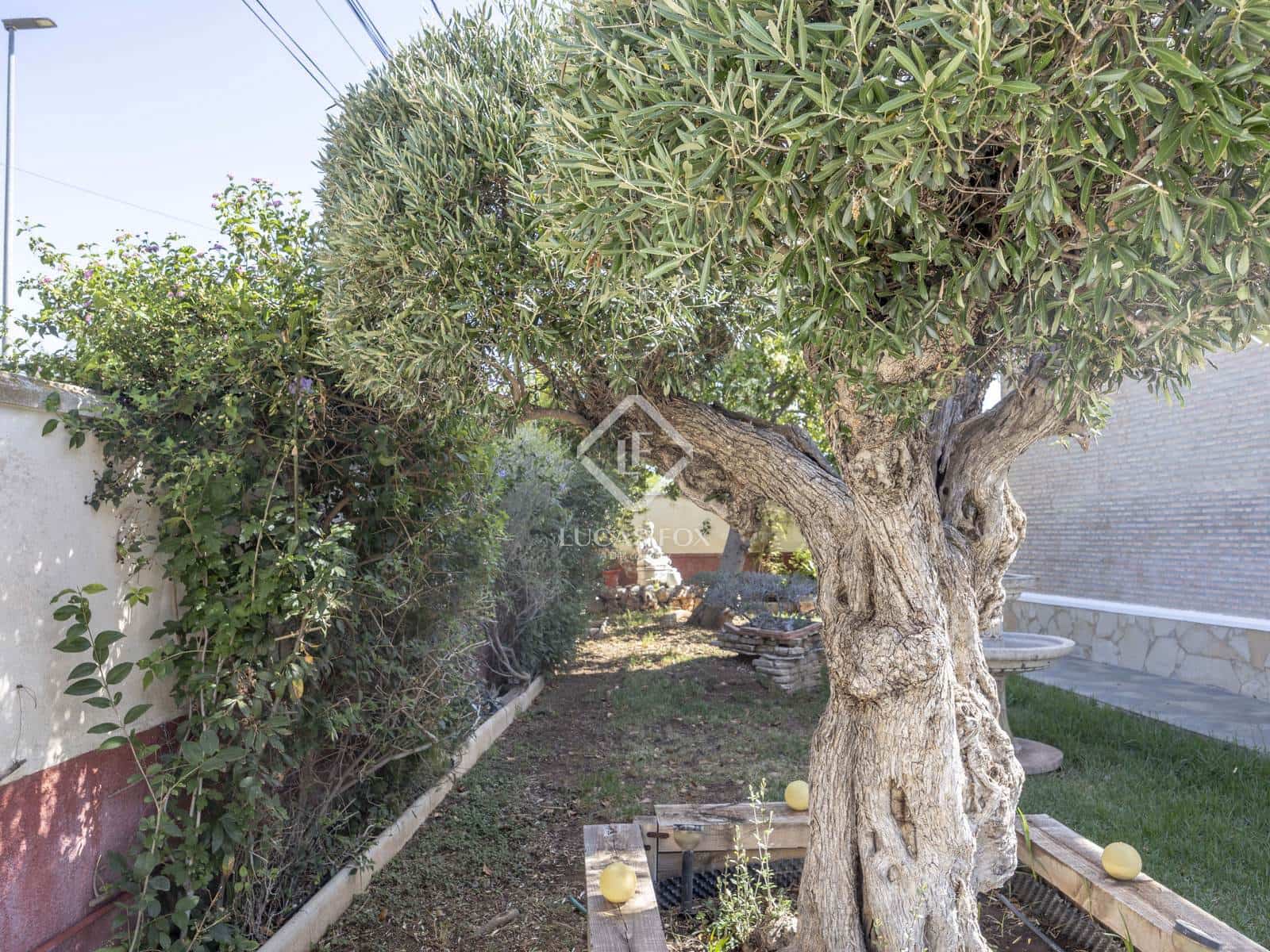 7 soveværelse Villa til salg i La Pobla de Vallbona med swimmingpool garage - € 795.000 (Ref: 9126194)