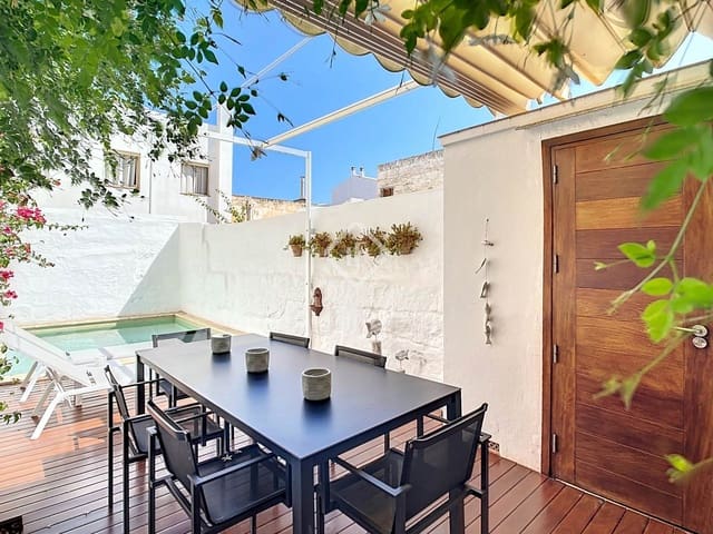 4 slaapkamer Villa te koop in Ciutadella de Menorca met zwembad - € 1.095.000 (Ref: 9126306)