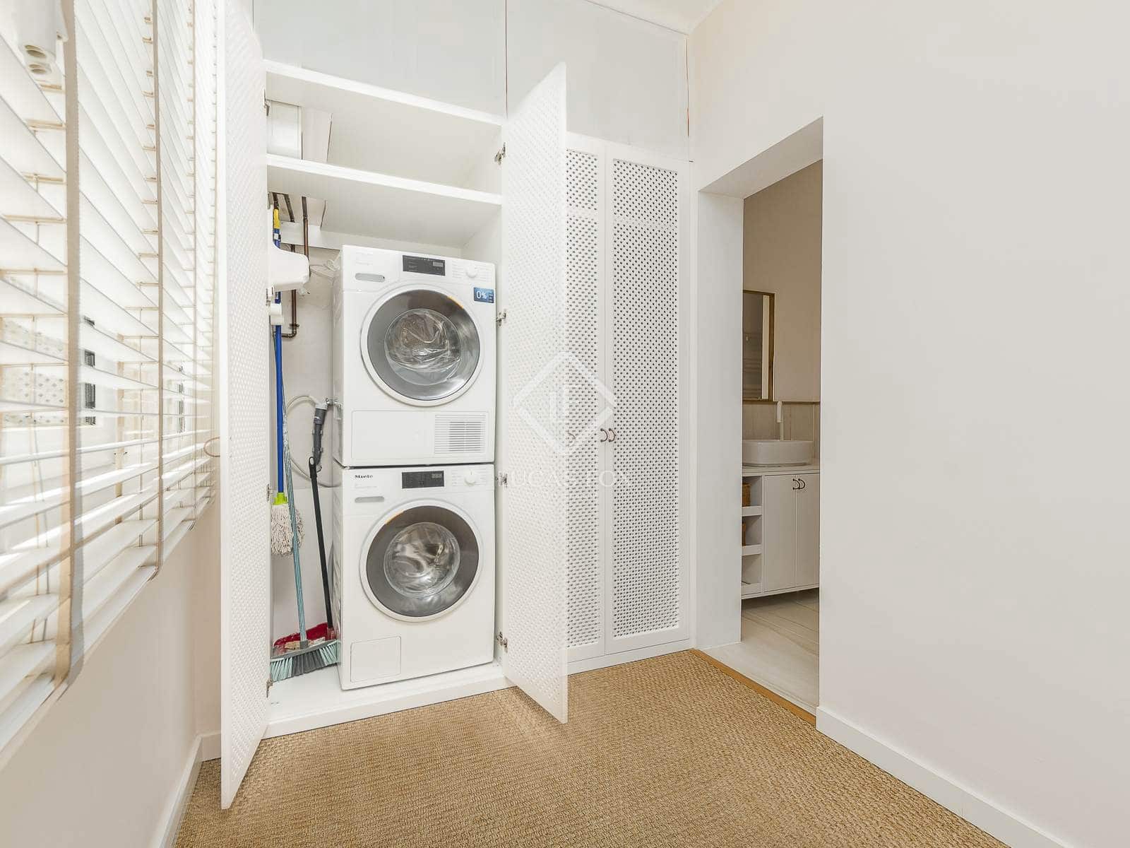 2 soveværelse Lejlighed til salg i Barcelona by - € 775.000 (Ref: 9127215)