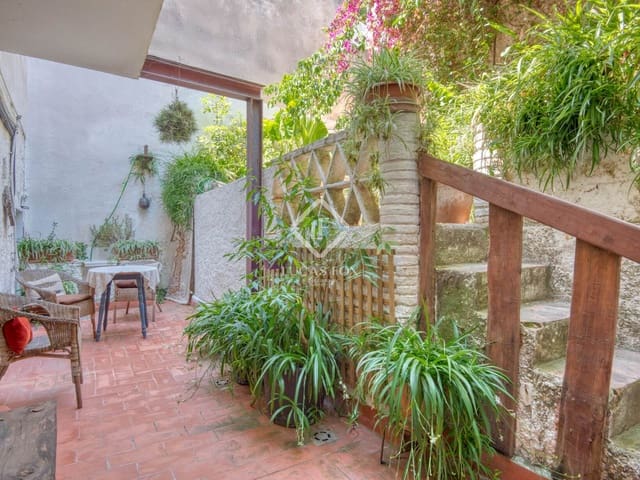 11 soveværelse Villa til salg i Sant Feliu de Guíxols - € 750.000 (Ref: 9128830)