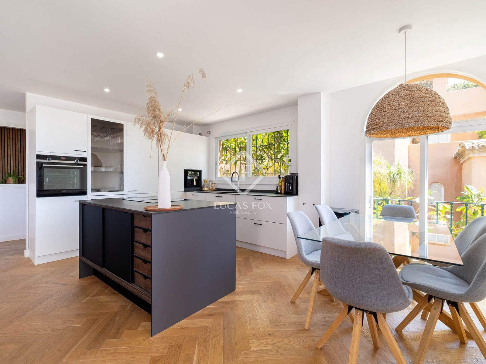 3 sypialnia Penthouse na sprzedaż w Nueva Andalucia z basenem garażem - 1 145 000 € (Ref: 9129016)