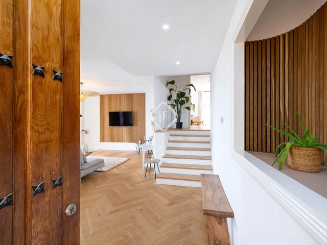 3 sypialnia Penthouse na sprzedaż w Nueva Andalucia, Marbella z basenem garażem - 1 145 000 € (Ref: 9129016)