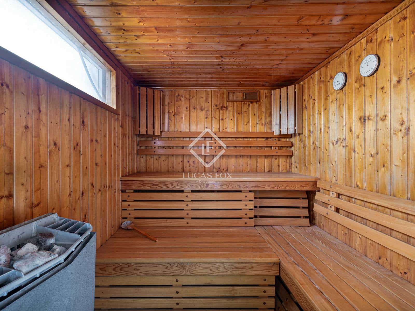 3 sypialnia Penthouse na sprzedaż w Nueva Andalucia z basenem garażem - 1 145 000 € (Ref: 9129016)