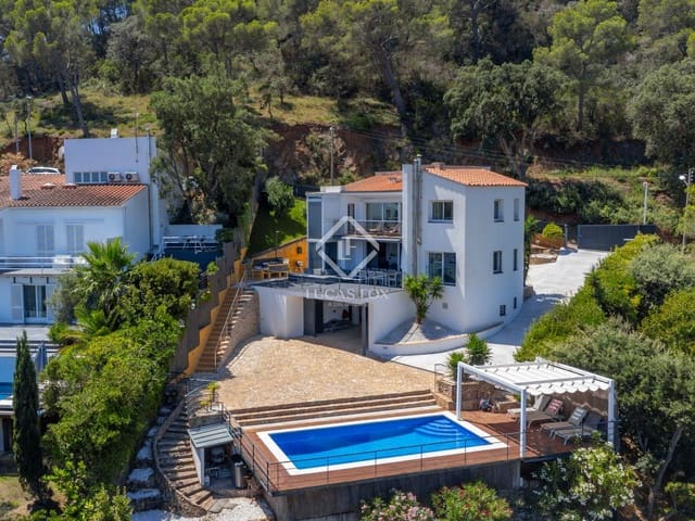 4 bedroom Villa for sale in Tamariu, Palafrugell with pool garage - € 1,300,000 (Ref: 9129021)
