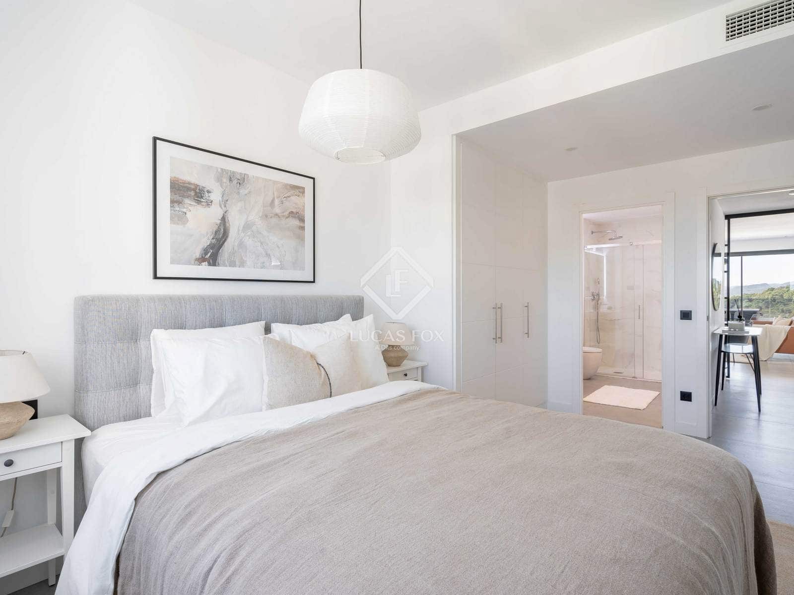 2 Zimmer Apartment zu verkaufen in Estepona mit Pool Garage - 650.000 € (Ref: 9131153)