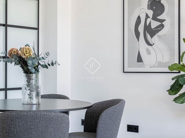 2 Zimmer Apartment zu verkaufen in Estepona mit Pool Garage - 650.000 € (Ref: 9131153)