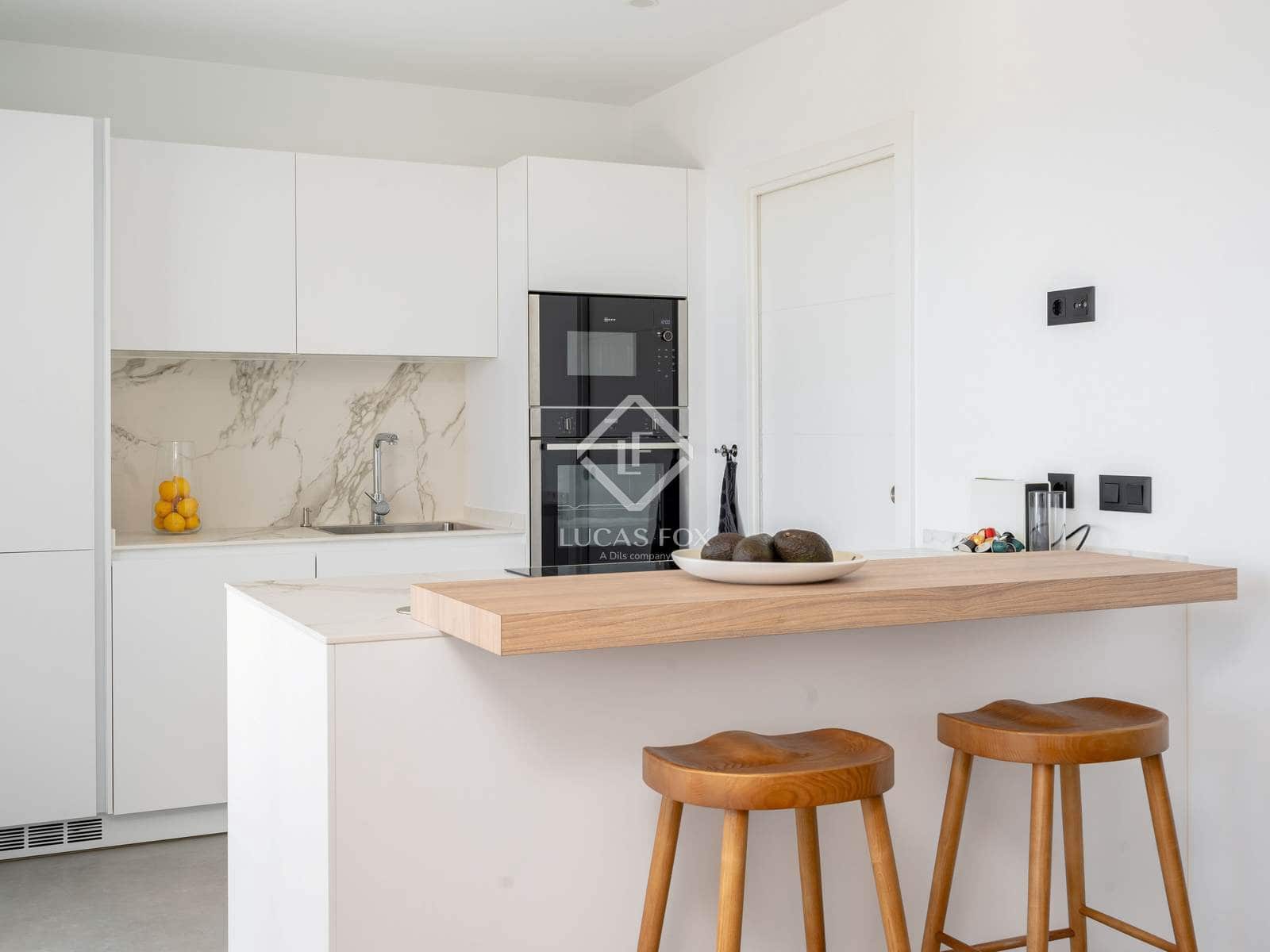 2 Zimmer Apartment zu verkaufen in Estepona mit Pool Garage - 650.000 € (Ref: 9131153)