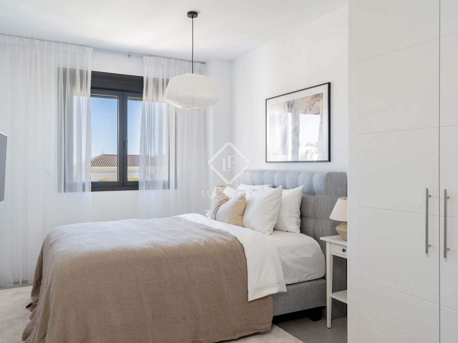 2 Zimmer Apartment zu verkaufen in Estepona mit Pool Garage - 650.000 € (Ref: 9131153)