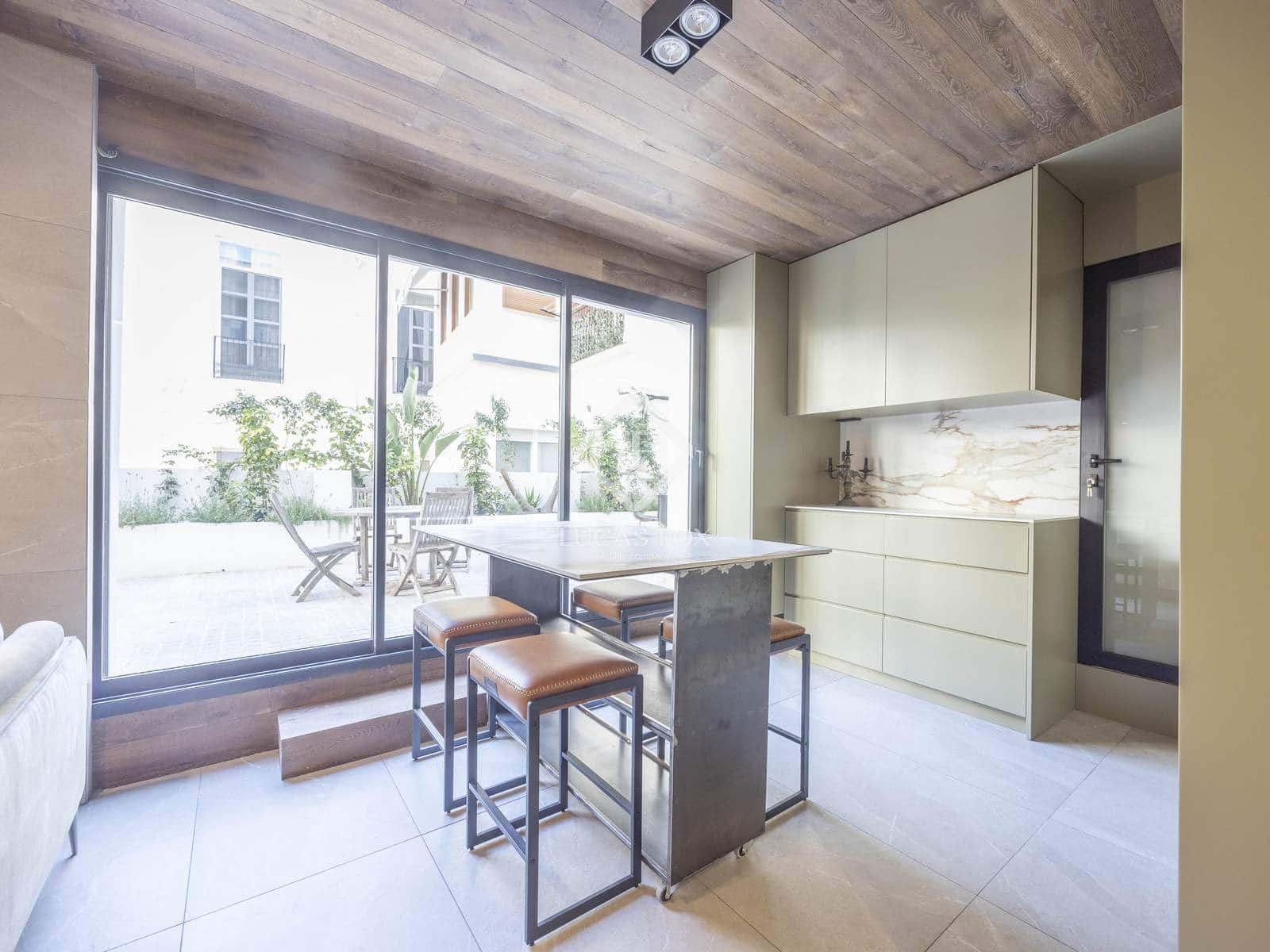 1 soveværelse Kontor til leje i Valencia by - € 2.000 (Ref: 9131154)