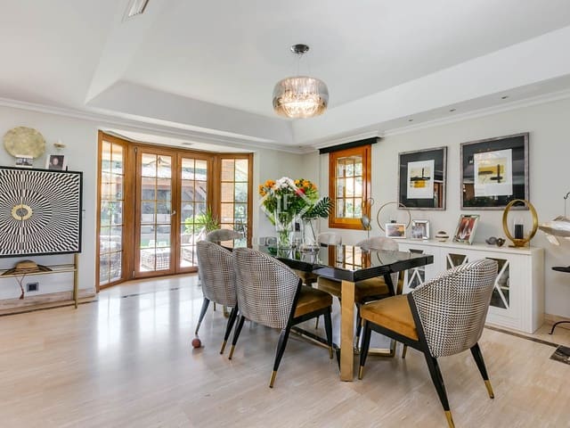 5 bedroom Villa for sale in Las Rozas de Madrid with pool garage - € 1,699,000 (Ref: 9133356)