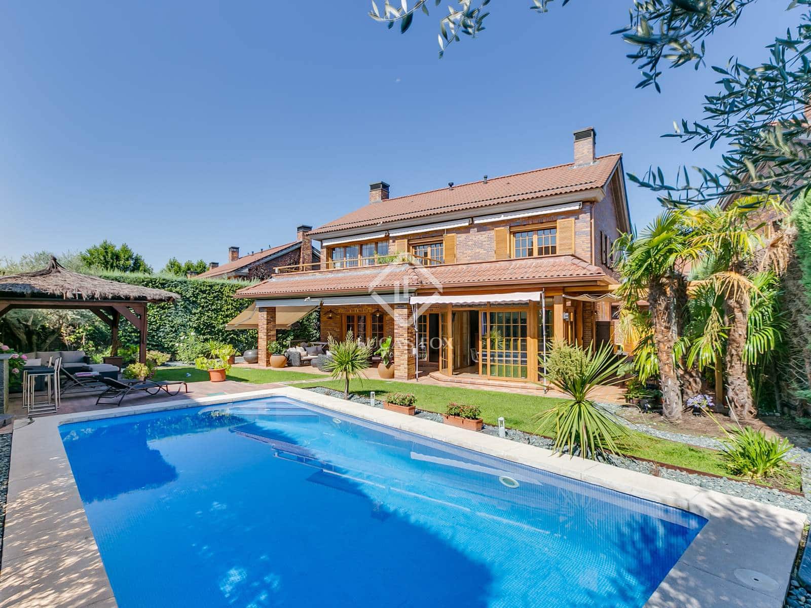5 soveværelse Villa til salg i Las Rozas de Madrid med swimmingpool garage - € 1.699.000 (Ref: 9133356)