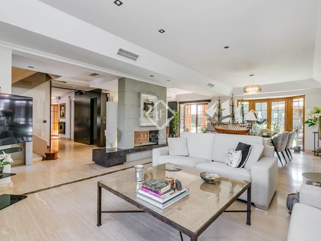 5 bedroom Villa for sale in Las Rozas de Madrid with pool garage - € 1,699,000 (Ref: 9133356)