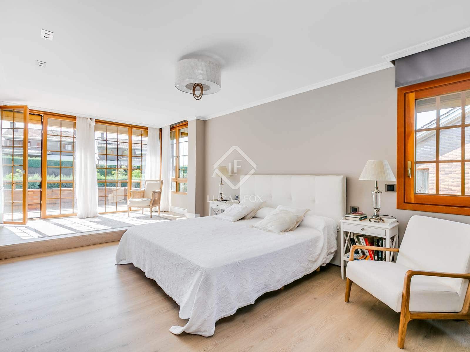 5 soveværelse Villa til salg i Las Rozas de Madrid med swimmingpool garage - € 1.699.000 (Ref: 9133356)