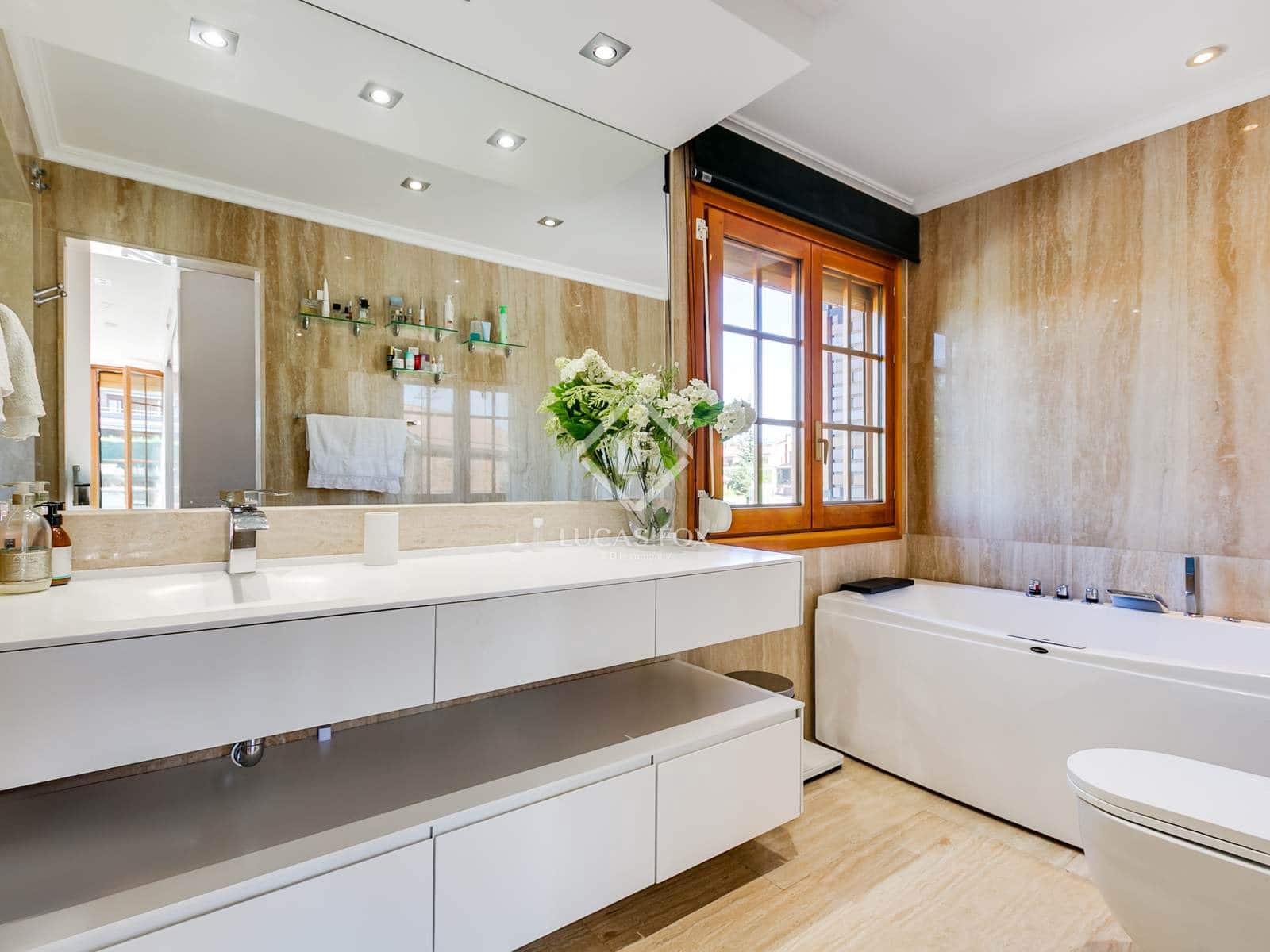 5 soveværelse Villa til salg i Las Rozas de Madrid med swimmingpool garage - € 1.699.000 (Ref: 9133356)