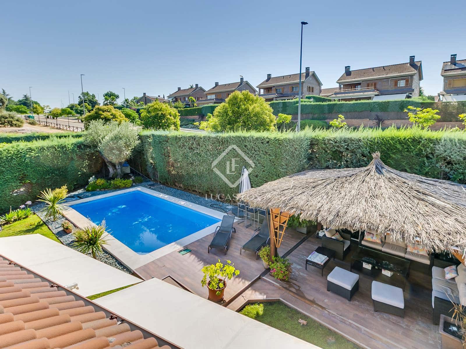 5 soveværelse Villa til salg i Las Rozas de Madrid med swimmingpool garage - € 1.699.000 (Ref: 9133356)