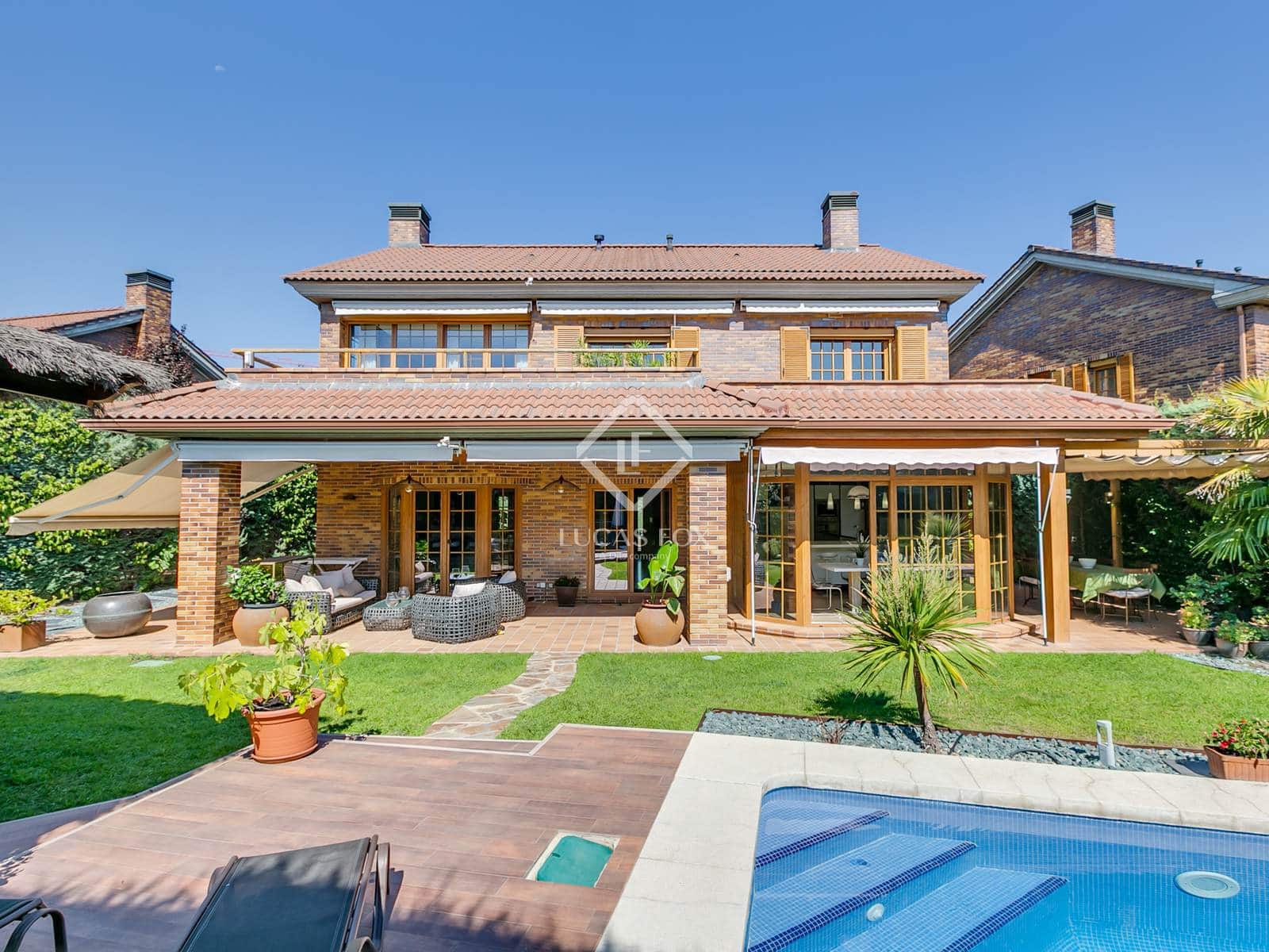 5 soveværelse Villa til salg i Las Rozas de Madrid med swimmingpool garage - € 1.699.000 (Ref: 9133356)