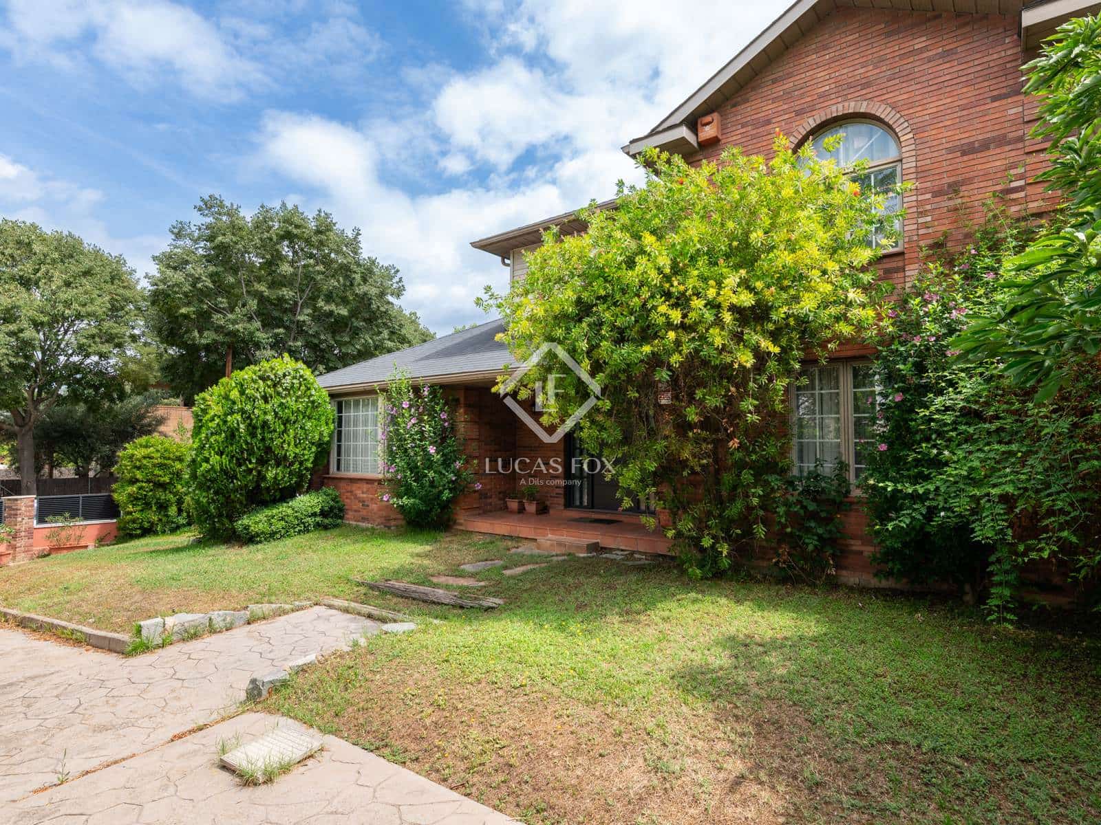 5 soveværelse Villa til salg i Sant Cugat del Valles med garage - € 1.100.000 (Ref: 9133807)