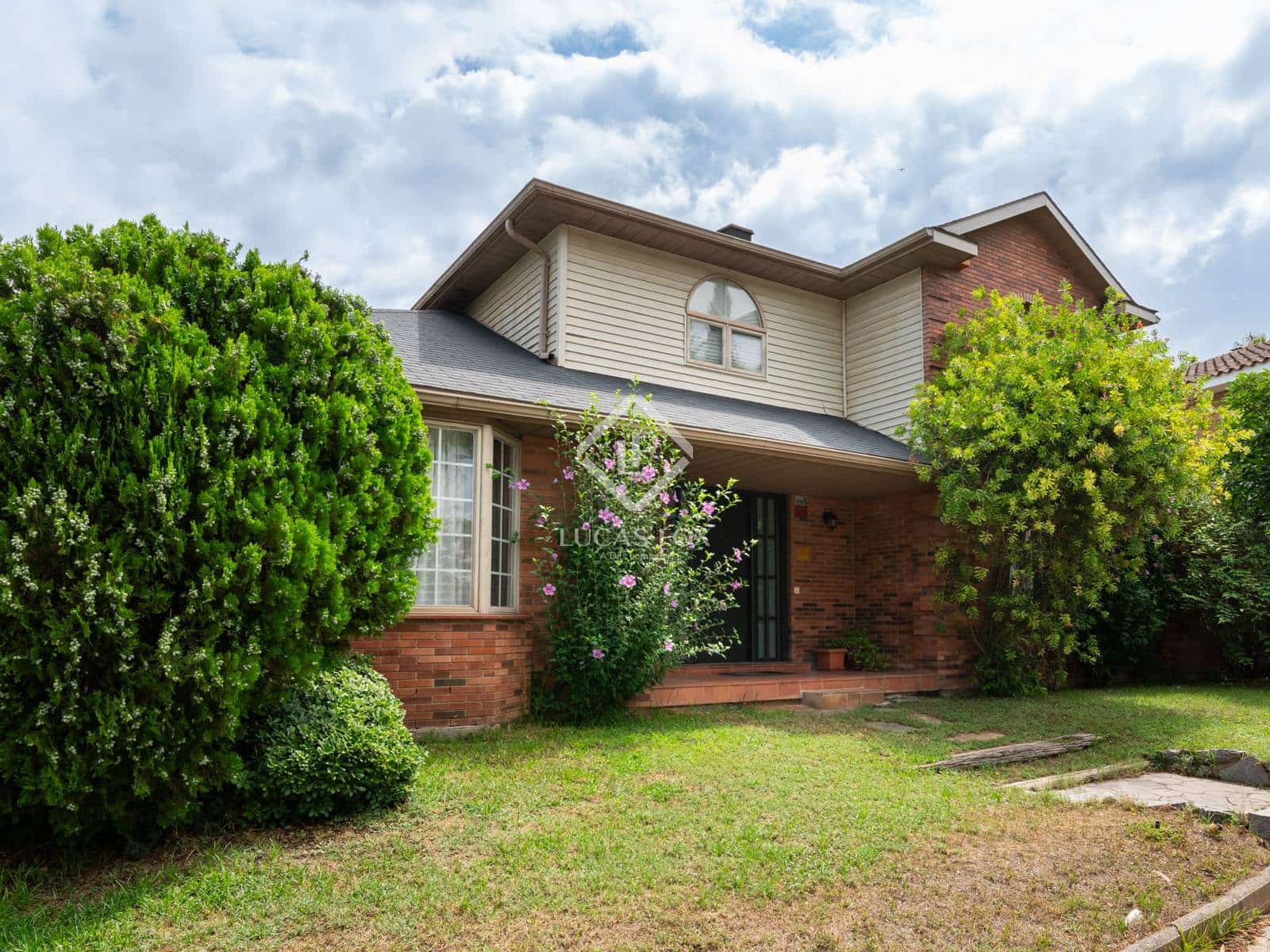 5 soveværelse Villa til salg i Sant Cugat del Valles med garage - € 1.100.000 (Ref: 9133807)