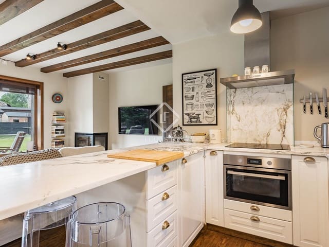 3 soveværelse Villa til salg i Fontanals de Cerdanya med garage - € 540.000 (Ref: 9135113)