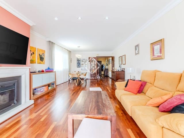 5 bedroom Villa for sale in Sant Pere de Ribes with garage - € 575,000 (Ref: 9136158)