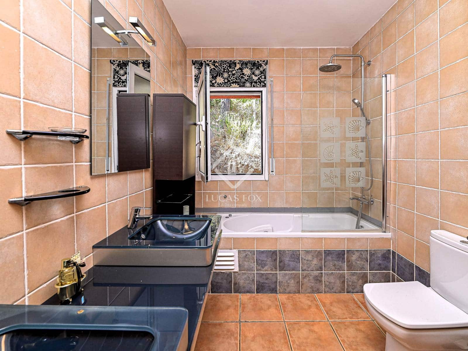 4 soveværelse Villa til salg i Santa Cristina d'Aro med garage - € 399.000 (Ref: 9136159)