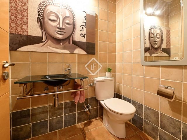 4 makuuhuone Huvila myytävänä paikassa Santa Cristina d'Aro mukana 
autotalli - 399 000 € (Ref: 9136159)