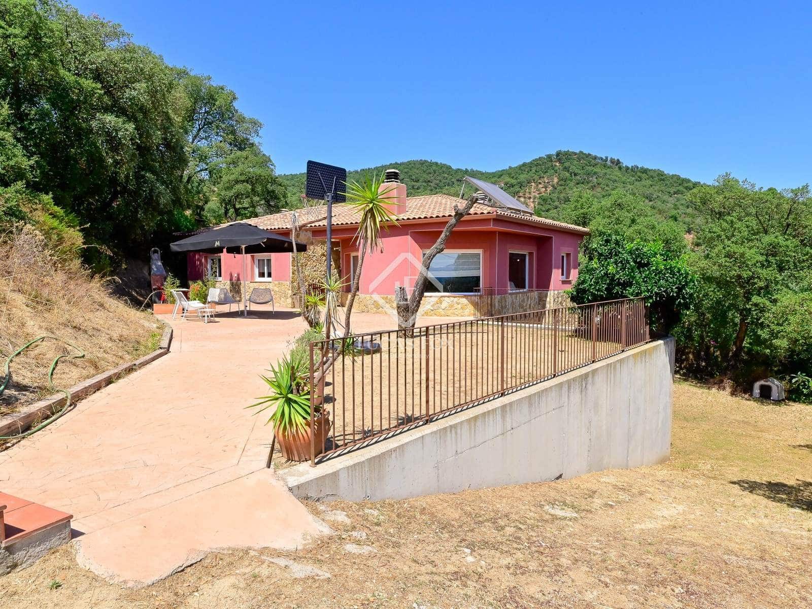 4 soveværelse Villa til salg i Santa Cristina d'Aro med garage - € 399.000 (Ref: 9136159)