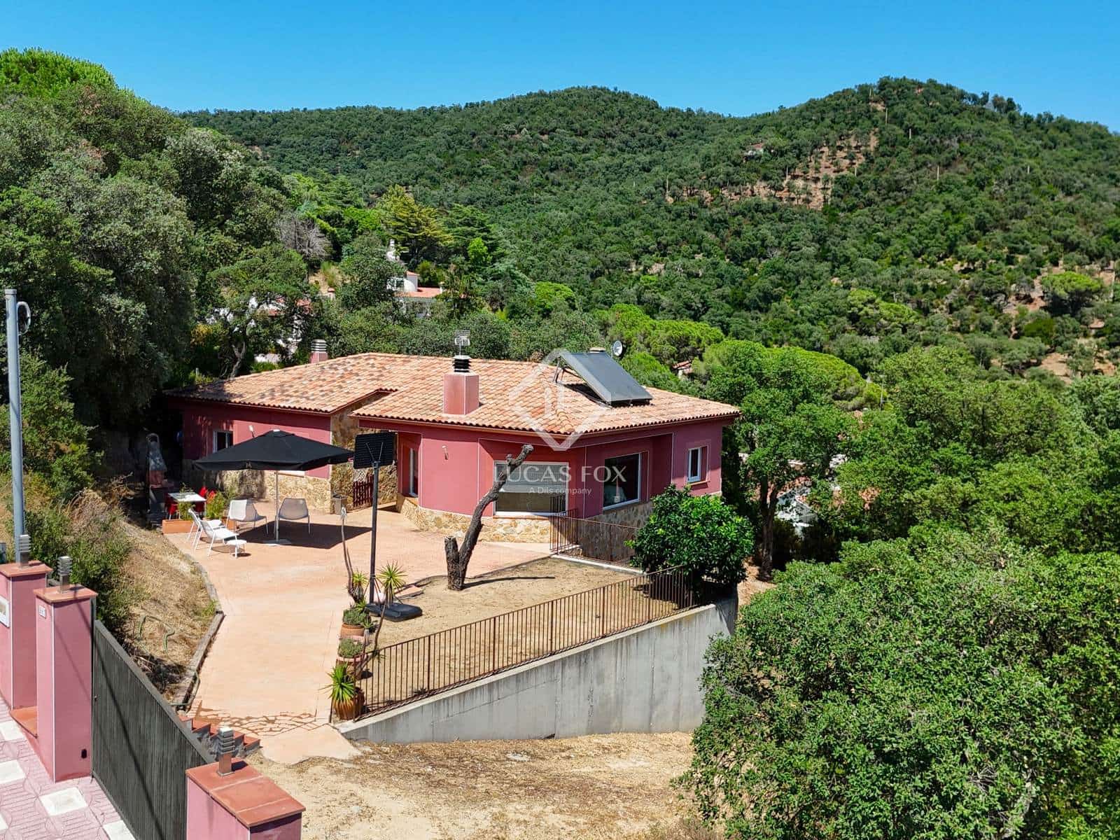 4 soveværelse Villa til salg i Santa Cristina d'Aro med garage - € 399.000 (Ref: 9136159)