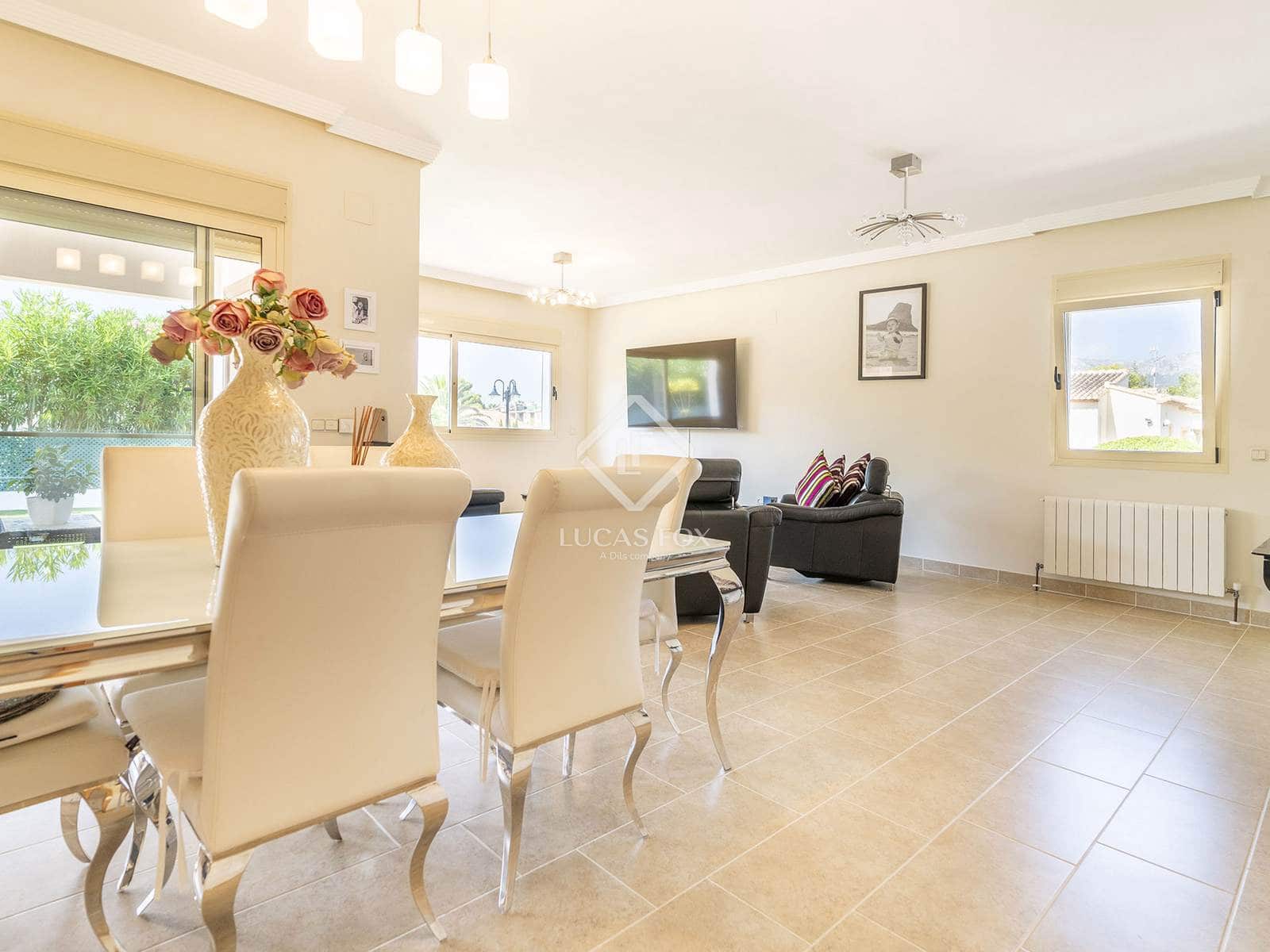 4 soverom Villa til salgs i Calpe / Calp med svømmebasseng garasje - € 899 500 (Ref: 9136384)