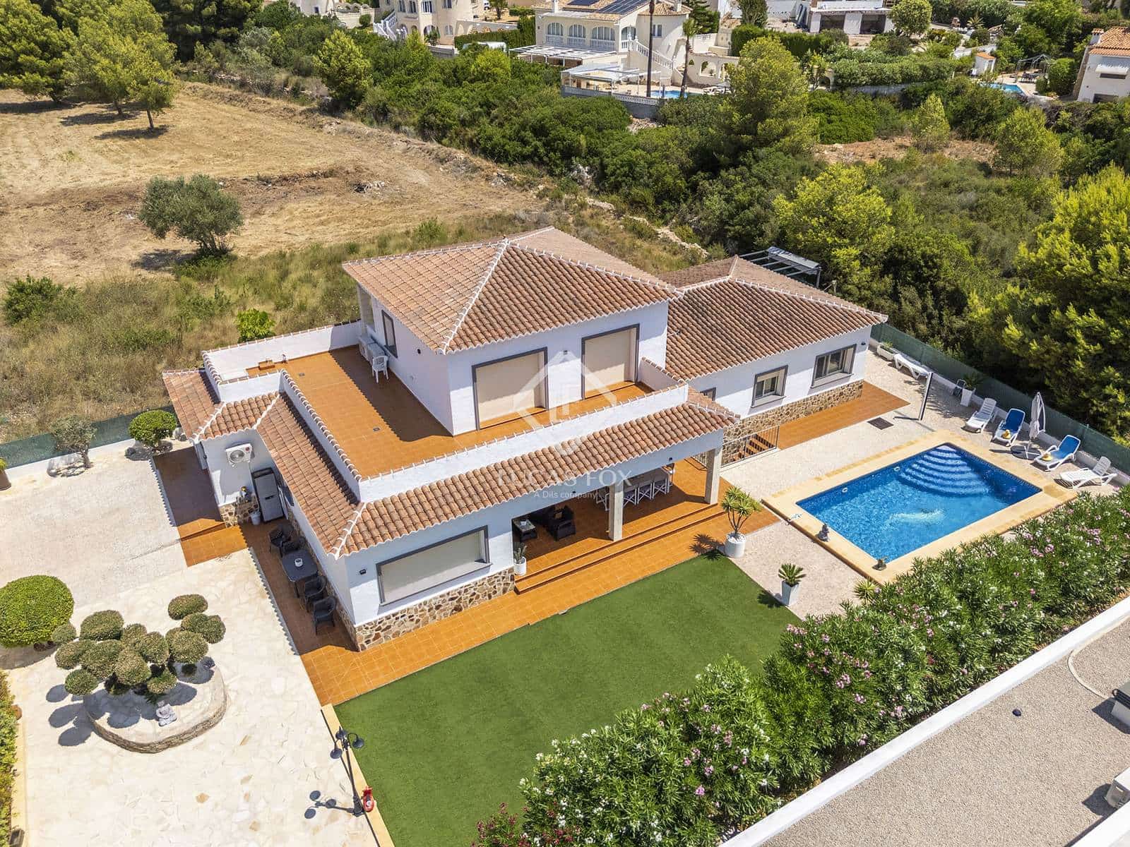4 soverom Villa til salgs i Calpe / Calp med svømmebasseng garasje - € 899 500 (Ref: 9136384)