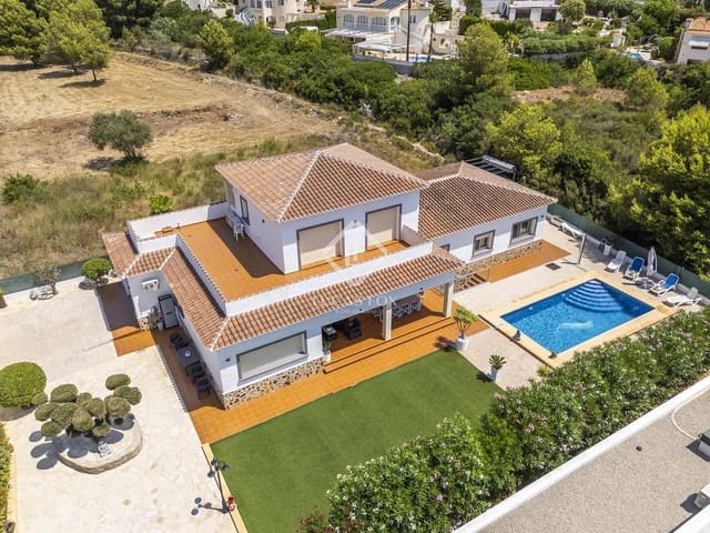 4 bedroom Villa for sale in Calpe / Calp with pool garage - € 899,500 (Ref: 9136384)