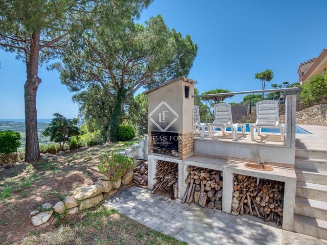 Villa/Maison de 6 chambres à louer à Castell d'Aro, Castell-Platja d'Aro avec piscine garage - 5 000 € (Ref: 9137461)