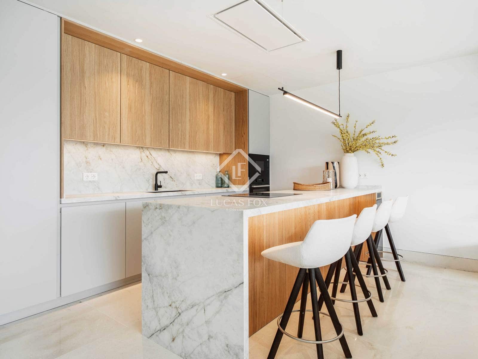 2 Zimmer Apartment zu verkaufen in Nueva Andalucia mit Pool Garage - 1.058.643 € (Ref: 9138460)