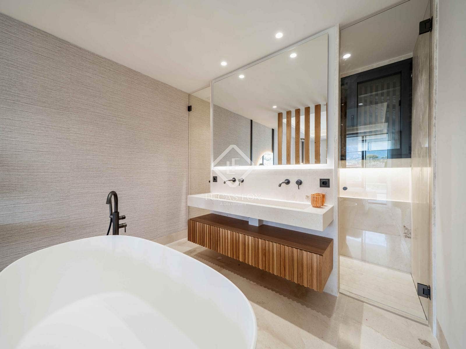 2 Zimmer Apartment zu verkaufen in Nueva Andalucia mit Pool Garage - 1.058.643 € (Ref: 9138460)